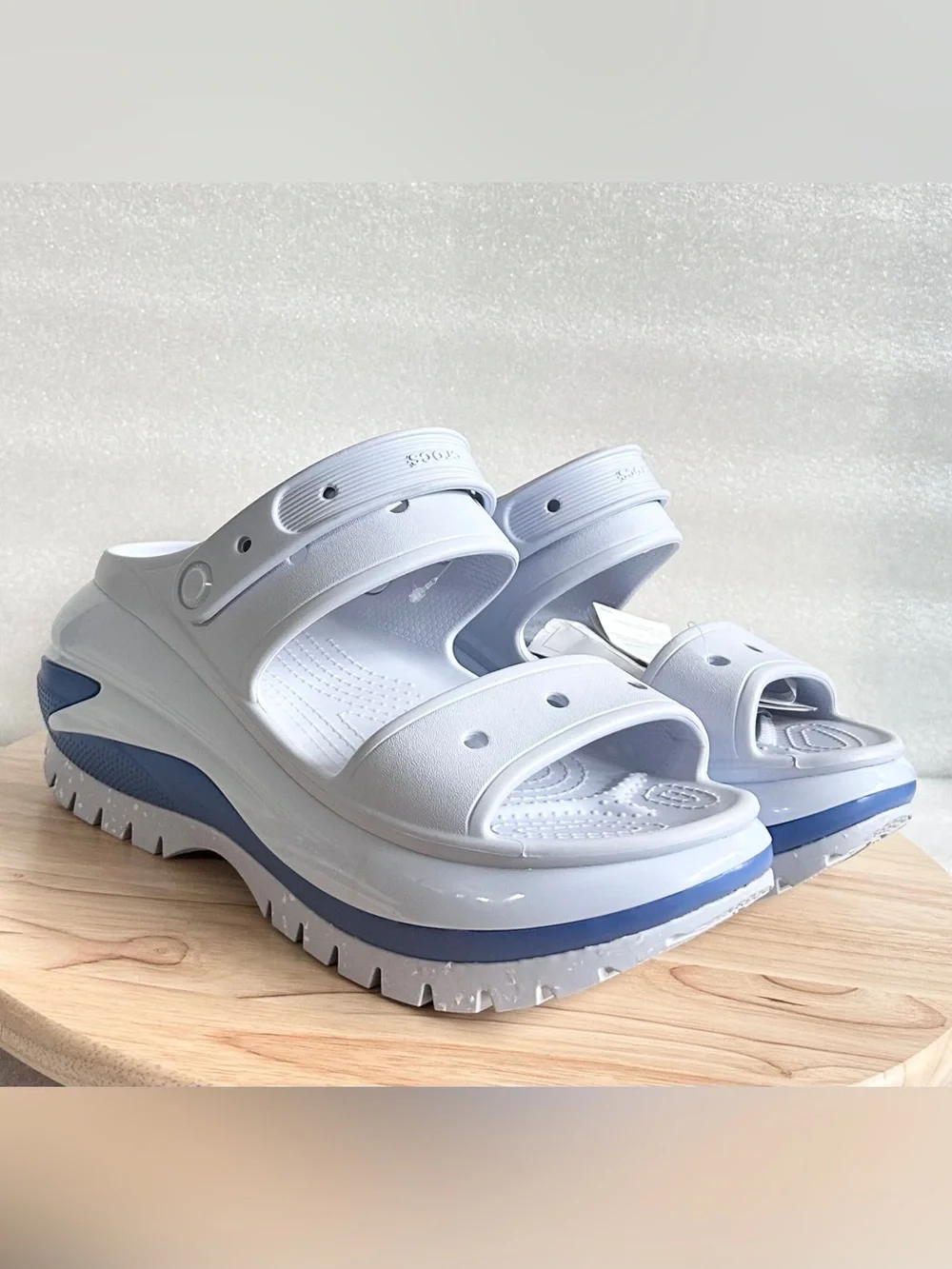 CROCS UNISEX White Platform Dual-Strap Slide Sandals with Blue Trim Size M8 W10